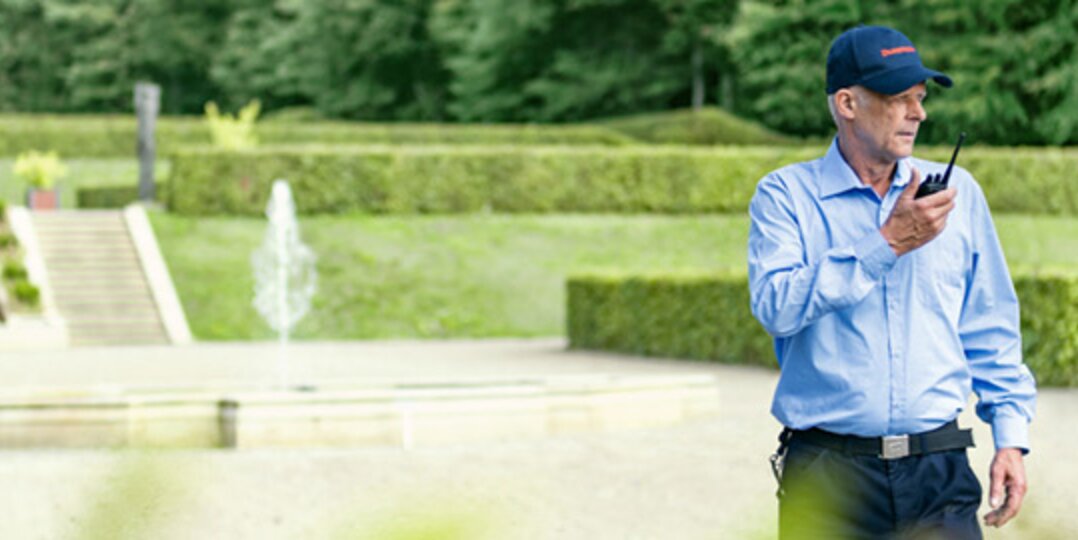 Dussmann security staff on a patrol in the park